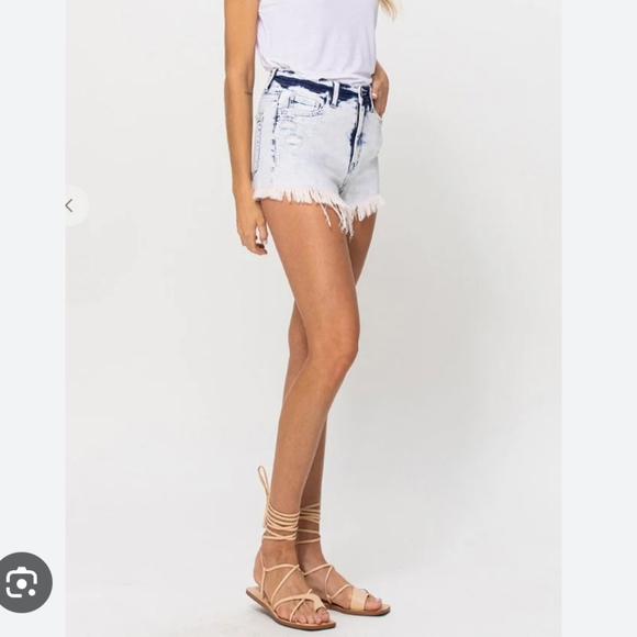 Vervet Los Angeles ~Woman Size M~ Acif Wash Distressed Cutoff Denim Jean Shorts. - Picture 1 of 12